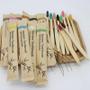 Escovas de Dentes de Bambu Macio - 100 Unidades - Eco-Friendly e Reutilizáveis Imagem de Escovas de Dentes de Bambu Macio - 100 Unidades - Eco-Friendly e Reutilizáveis