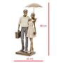 Imagem de Escultura Família Casal Com Mala e Guarda-chuva Em Resina