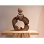 Imagem de Escultura Menino Monge Meditando No Tronco Em Resina 24 Cm - Ayliv