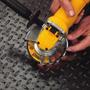 Imagem de Esmerilhadeira Angular 4.1/2" 900 Watts com Disco - DWE4120 - DEWALT