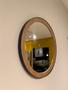 Imagem de Espelho de parede Redondo LAPIDADO, Moldura de 4cm cor Amadeirado, Aro de acabamento em Couro.