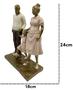 Imagem de Estatueta Enfeite Avós com Neta em Resina Decoração Moderna