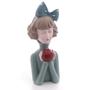Imagem de Figura Boneca com Maçã Wolff de Resina 9cm x 9cm x 23cm