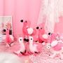 Imagem de Flamingo de Pelúcia 15cm com Chaveiro - Kit com 8 Peças para Festa