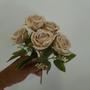 Imagem de Flor artificial buquê com 5 rosas