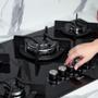 Fogão Cooktop 5Q Tripla Chama Infinity Gás Mesa Vidro Preto Fischer Imagem de Fogão Cooktop 5Q Tripla Chama Infinity Gás Mesa Vidro Preto Fischer