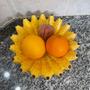 Imagem de Fruteira Mesa Pequena Formato Banana Cacho Cerâmica Com Pé Dia das Mães Mulheres