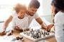 Imagem de Fun Family Chess Set para Crianças &amp Adultos - Jogo de Tabuleiro de Madeira para Aprender Xadrez