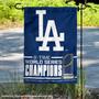 Imagem de Garden Flag WinCraft Los Angeles Dodgers 2024 Campeões Mundiais