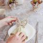 Imagem de Guardanapo Decorado Pequenas Rosas Brancas Keramik 33x33cm