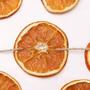 Imagem de Guirlanda de Natal com Fatias de Laranja Seca - 3 Metros de Comprimento