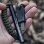 Isqueiro de Ferrocério Bayite 10cm com Paracord - Kit de Sobrevivência Imagem de Isqueiro de Ferrocério Bayite 10cm com Paracord - Kit de Sobrevivência