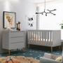 Imagem de Jogo de Quarto Infantil Theo Retrô Cômoda 3 Gavetas e Berço Cinza com Pés Amadeirado - Reller Móveis