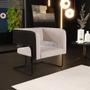 Imagem de Kit 02 Poltronas Scarlett D02 Base Aço Preto Corano Preto C-05 Linho Bege C-107 - Lyam Decor