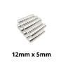 Imagem de Kit 100 Imã Neodímio Disco Magnético N35  12 x 5 mm Super Forte Potente Redondo