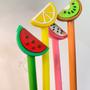 Imagem de Kit 12 canetas de gel formato  frutas para Escola e Escritório papelaria fofa