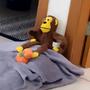 Imagem de Kit 2 Macacos Brinquedo Mordedor Pets c/ Som Apito Pelúcia Algodão Poliéster Macaquinho Napi p/ Cachorros Cães Gatos Animais Casa