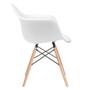 Imagem de Kit 2 Poltronas Eames de Madeira com Braço Daw com Assento Branco