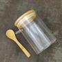 Kit 2 Pote de Vidro Redondo Tampa Bambu Hermético Com Colher 450ml - CASAMBIENTE Imagem de Kit 2 Pote de Vidro Redondo Tampa Bambu Hermético Com Colher 450ml