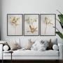 Imagem de Kit 3 Quadros Flores Brancas Com Dourado 24x18cm - com vidro