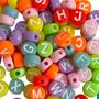 Imagem de Kit 500 Missangas de Letras Redondas Coloridas Miçangas Entremeio Alfabeto Fazer Colar Pulseiras