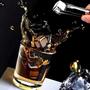 Imagem de Kit 8 Cubos De Gelo Inox Metal Drinks Whisky suco +pegador