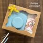 Imagem de Kit Bolsa Instax Mini Azul Com Caixa De Presente + 20 Fotos + Filme  Lemonade