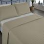 Imagem de Kit Cobre Leito Colcha Bellini Queen Dupla Face Percal 300 Fios Textura Matelassê 3 Peças - Cáqui