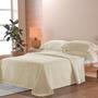 Imagem de Kit Colcha com Fronhas - Matelassado e Detalhes de Renda