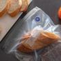 Imagem de Kit Com 20 Sacos A Vácuo Tamanho Pequeno E Bomba Unitária Avulsa Alimentos Para Geladeira Congelador Refrigerador Vedação Embalagens Transparentes.