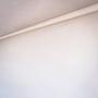 Imagem de Kit com 30 Barras Rodateto de Poliestireno 2,0cm X 20mm Liso 60m