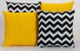 Imagem de Kit com 4 Capas Para Almofadas Decorativas Estampa Ziguezague Preto e Branco com Amarelo