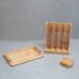 Imagem de Kit com porta cápsulas, bandeja retangular com alças e jogo de porta copos de bambu - Oikos