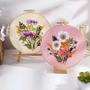 Imagem de Kit de Bordado DIY com Argola - Conjunto de Ponto Cruz com Buquês de Flores Coloridos