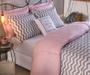 Imagem de kit edredom de cama de solteiro 4 peças grande rosa com zig zag cinza luxo