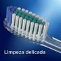 Imagem de Kit Escova Dental Oral-B Sensitive Indicator Extra Macia 2 Unidades + Fio Dental Oral-B Satin Floss