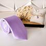 Imagem de Kit gravata mais pulseira para padrinhos de casamento lilás lavanda gravata trabalhada traço e pulseira madrinha folhada