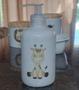 Imagem de Kit higiene bebê Safari 4 peças - potes, porta álcool e molhadeira decorada - Peças Porcelana Tampas Pinus