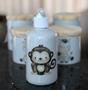 Imagem de Kit higiene bebê Safari 5 peças - potes e porta álcool - Peças Porcelana Tampas Pinus.