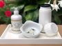 Imagem de Kit higiene bebê Safari 6 peças - Bandeja, potes, porta álcool e molhadeira - Peças Porcelana Bandeja Pinus