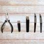 Imagem de Kit masculino de cuidados pessoais com 5 itens: alicate, cortadores de unhas e pinças