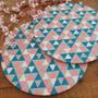 Imagem de Kit Mesa Posta 10 Bases MDF 35CM + 10 Capas de Sousplat Em Tecido Triangulo Rosa e Azul