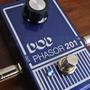 Imagem de Kit Pedal Phasor 201 DOD + Encordoamento 011 EXL115 Daddario