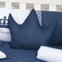 Imagem de Kit Protetor Berço Coroinha 2 Laterais Padrão Azul Marinho Menino + Almofada Amamentação 12 peças
