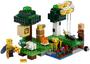Imagem de LEGO Minecraft The Bee Farm 21165 Minecraft Building Action Toy with a Beekeeper, Plus Cool Bee and Sheep Figures, New 2021 (238 Pieces)