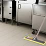 Imagem de  limpa azulejo mop espuma esponja vassoura esfregao rodo chão cozinha casa pisos
