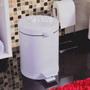 Imagem de Lixeira Pedal Cesto Lixo Banheiro Cozinha Recipiente Plastico Branca 4,5L
