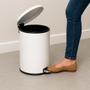 Imagem de Lixeira Redonda com pedal e balde plástico de 5L Ghelplus - BRANCO