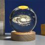 Imagem de Luminária Led Globo De Vidro Lua 3D USB com Base de Madeira 10cm