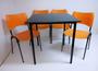 Imagem de mesa com 4 cadeiras Iso empilhavel
